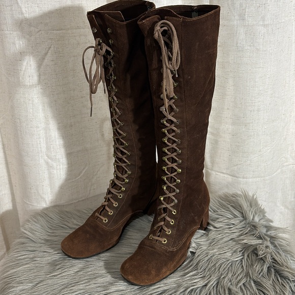 Vintage 60s/70s Brown Suede Lace-Up Knee-High Boots - Picture 2 of 11